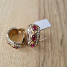 Load image into Gallery viewer, Vintage Costume Earrings
