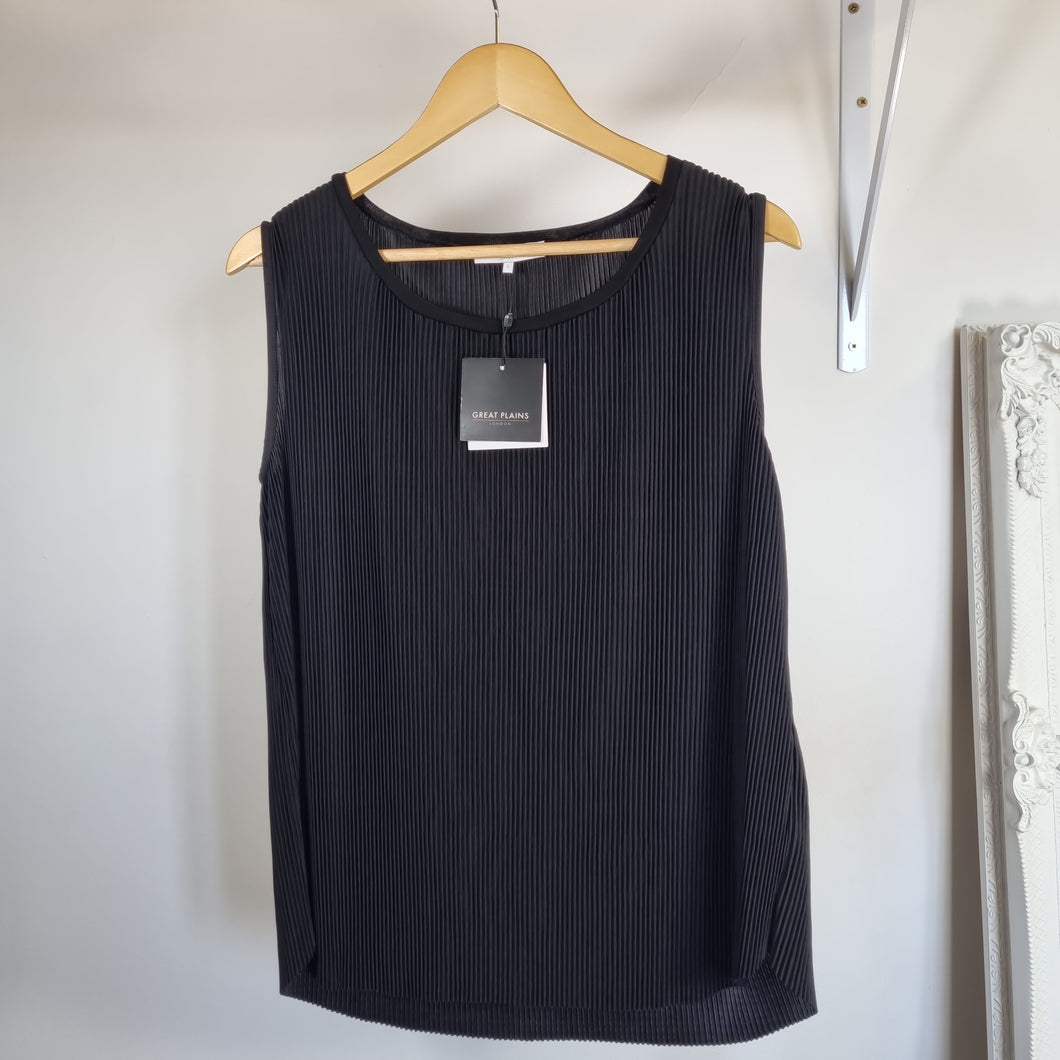 BNWT Great Plains pleated top L