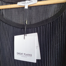 Load image into Gallery viewer, BNWT Great Plains pleated top L
