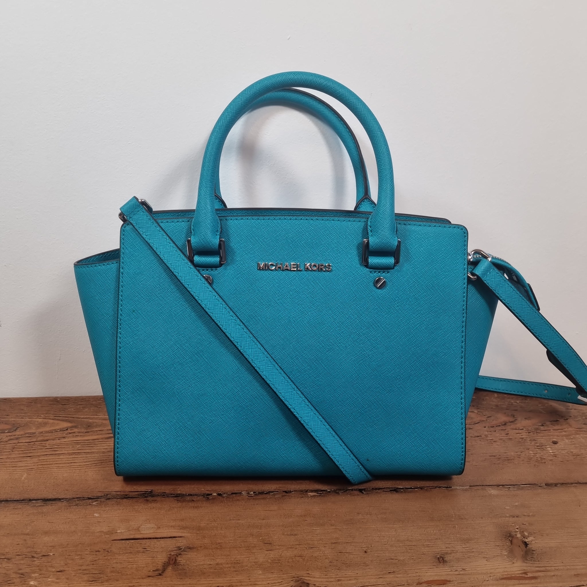 Michael kors selma satchel medium best sale