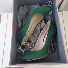 Load image into Gallery viewer, Miu Miu Emerald shoes 37
