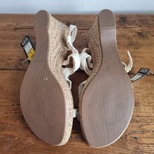 Load image into Gallery viewer, BNWT M&amp;S Leather Jewel Wedges 6
