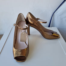 Load image into Gallery viewer, Uterque Bronze heels 7
