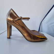 Load image into Gallery viewer, Uterque Bronze heels 7
