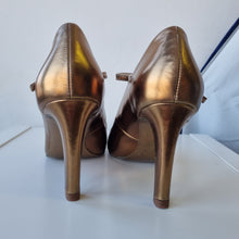 Load image into Gallery viewer, Uterque Bronze heels 7
