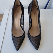 Load image into Gallery viewer, BCBGMAXAZRIA black lace heels 4
