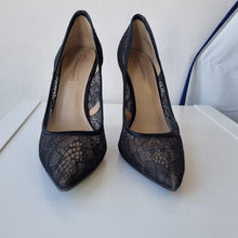 Load image into Gallery viewer, BCBGMAXAZRIA black lace heels 4
