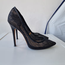 Load image into Gallery viewer, BCBGMAXAZRIA black lace heels 4
