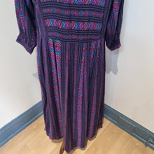 Load image into Gallery viewer, Vintage 80s Aztec dress 16
