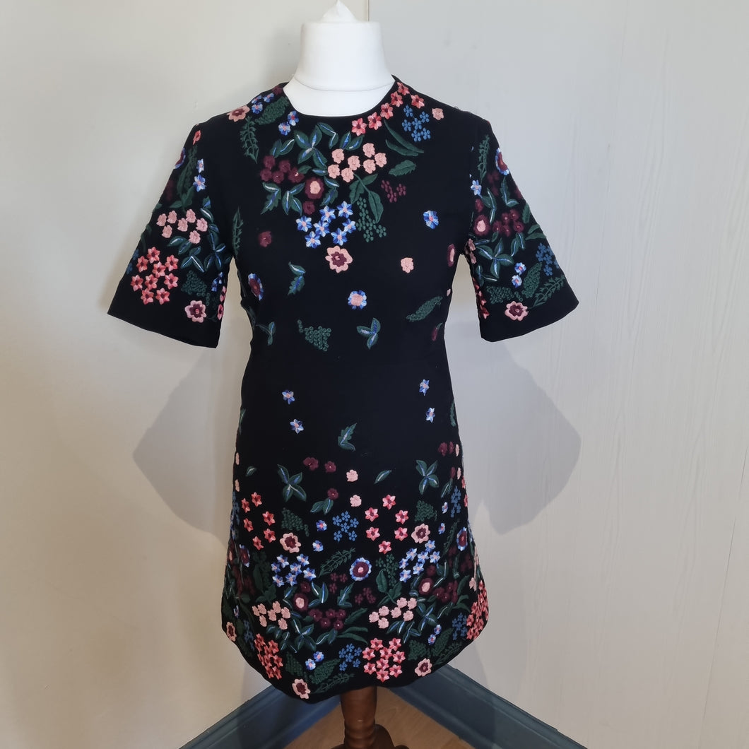 Zara Embroidered dress S