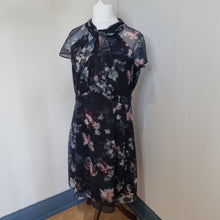 Load image into Gallery viewer, BNWT Phase Eight Floral dress 16
