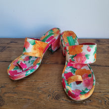 Load image into Gallery viewer, Vintage United Colours of Benetton Sandals 4
