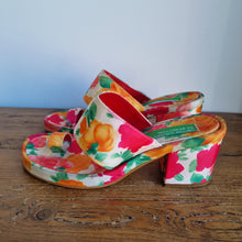 Load image into Gallery viewer, Vintage United Colours of Benetton Sandals 4
