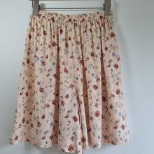 Load image into Gallery viewer, St.Michael Vintage Floral Highwaisted shorts 8
