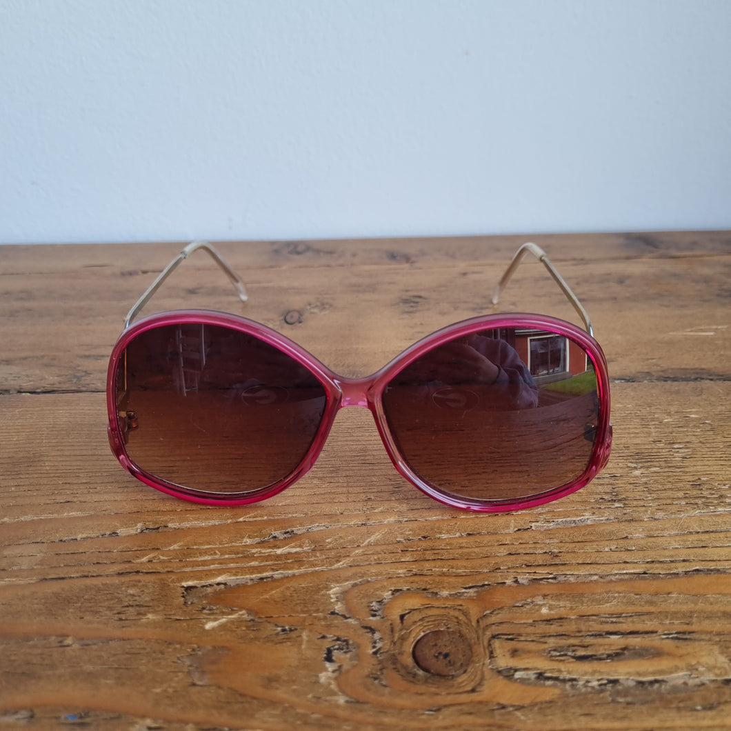 Vintage 70s Ruby Sunglasses