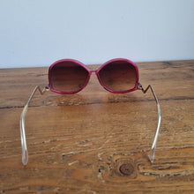 Load image into Gallery viewer, Vintage 70s Ruby Sunglasses
