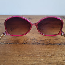 Load image into Gallery viewer, Vintage 70s Ruby Sunglasses
