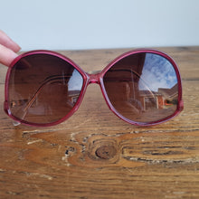 Load image into Gallery viewer, Vintage 70s Ruby Sunglasses
