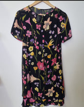 Load image into Gallery viewer, Liz Claiborne Summer Dress 10
