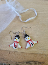 Load image into Gallery viewer, Snowman glass earrings ☃️
