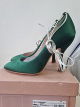 Load image into Gallery viewer, Miu Miu Emerald shoes 37
