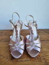 Load image into Gallery viewer, Jenny Packham No.1 Oyster Shoes 6
