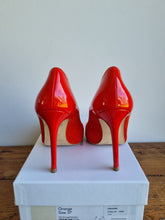 Load image into Gallery viewer, Karen Millen Red Heels  4
