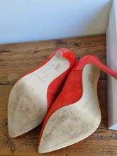 Load image into Gallery viewer, Karen Millen Red Heels  4
