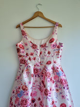 Load image into Gallery viewer, Chi Chi Dip Hem Floral Summer Dress 12
