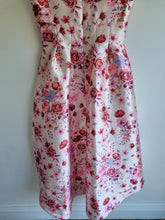 Load image into Gallery viewer, Chi Chi Dip Hem Floral Summer Dress 12
