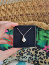 Load image into Gallery viewer, Freshwater Pearl Necklace
