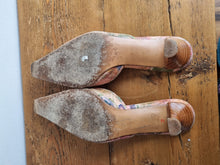 Load image into Gallery viewer, Stuart Weitzman X Russell Bromley Vintage Kitten heels 6
