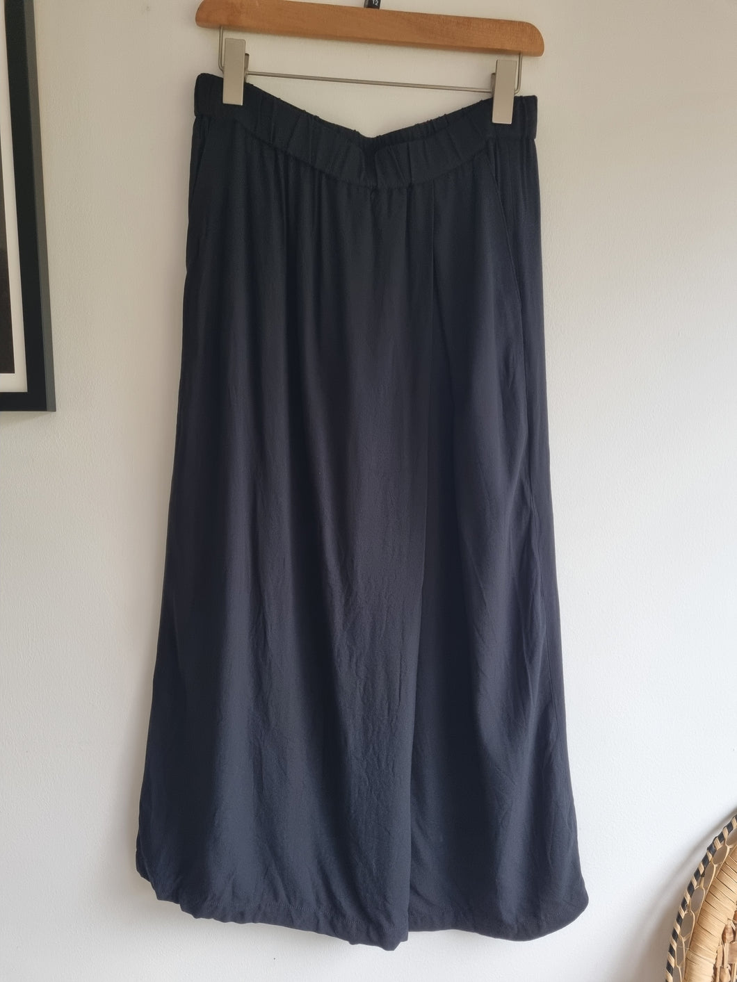 DKNY Crepe de Chine Black Midi Skirt M