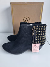 Load image into Gallery viewer, BNWT Ash Italia Leather Studded Skull Boots 8
