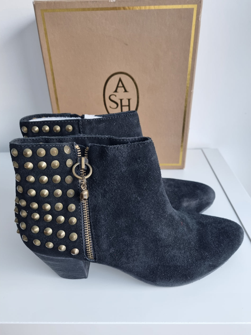 BNWT Ash Italia Leather Studded Skull Boots 8