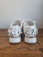 Load image into Gallery viewer, Michael Kors White Leather Flower Ladies Trainers 5
