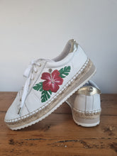 Load image into Gallery viewer, Dune White Leather &amp; Raffia Embellished Ladies Trainers 6
