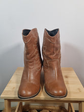 Load image into Gallery viewer, Dorothy Perkins Brown Leather Cowboy Ladies Boots 6
