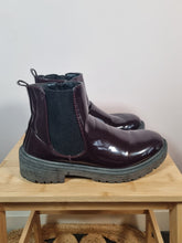 Load image into Gallery viewer, New Look Comfort Burgundy Patent Ankle Boots 6
