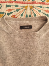 Load image into Gallery viewer, M&amp;S Soft 100% Cashmere Light Grey Star Rainbow Jumper 6
