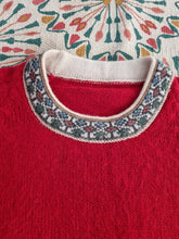 Load image into Gallery viewer, Vintage 100% Alpaca Peru Icelandic Nordic style Knitted Jumper 8
