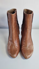 Load image into Gallery viewer, Tsubo Vintage Y2K Ribbed Brown Leather Tan Ankle Ladies Boots 4.5
