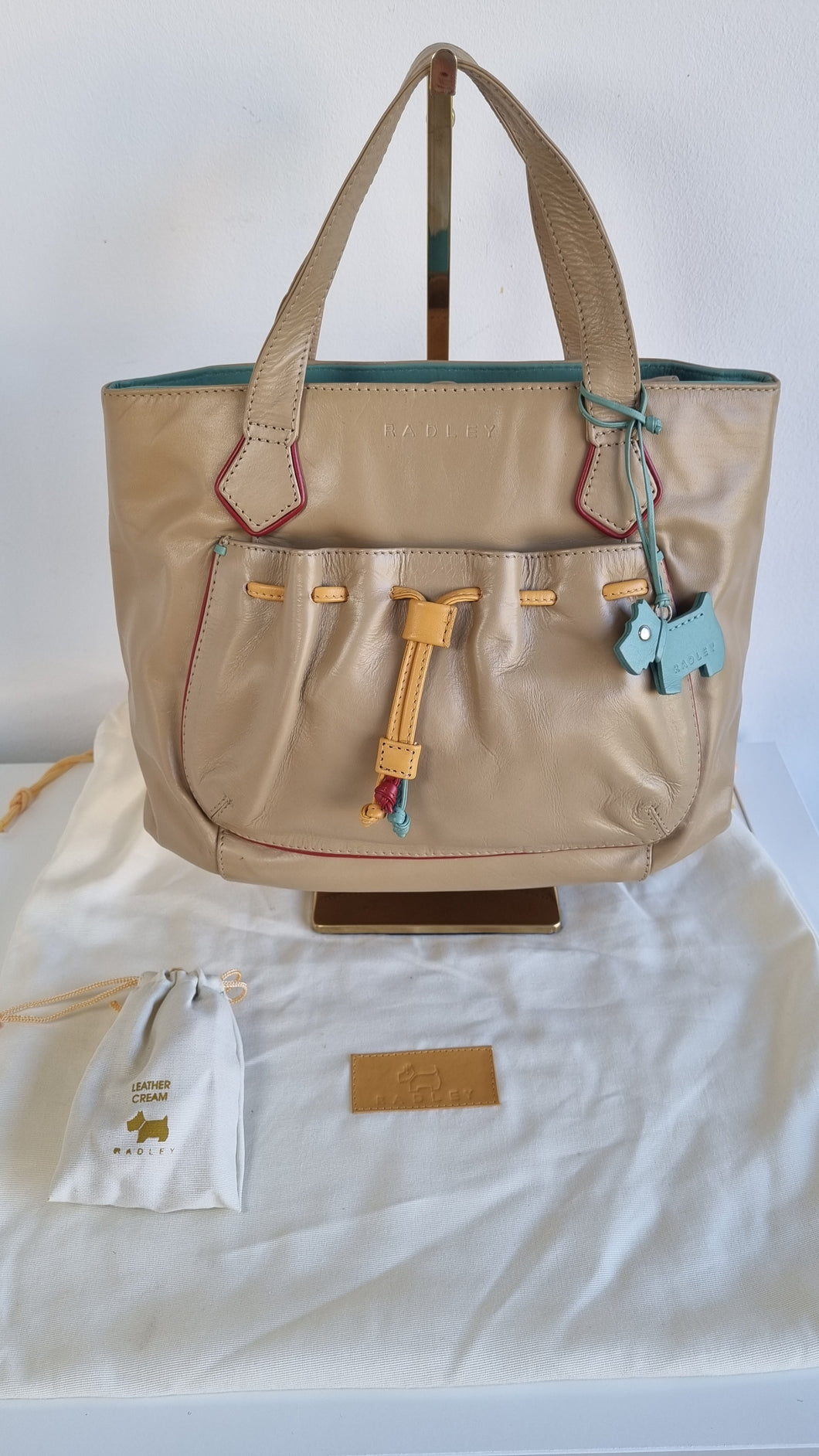 Radley Camel Leather Dog Charm Y2K Bag