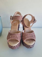 Load image into Gallery viewer, Raffia Maeve Vintage Style Heels
