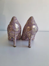 Load image into Gallery viewer, Lilac &amp; Gold leaf Irregular Choice Heels 5
