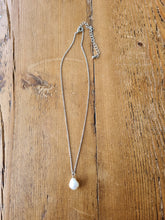 Load image into Gallery viewer, Freshwater Pearl Necklace
