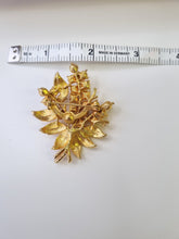 Load image into Gallery viewer, Gold Tone Brooch
