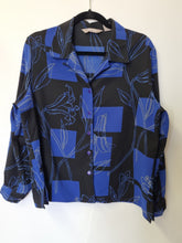 Load image into Gallery viewer, Navy/ Black Vintage Shirt 12/14
